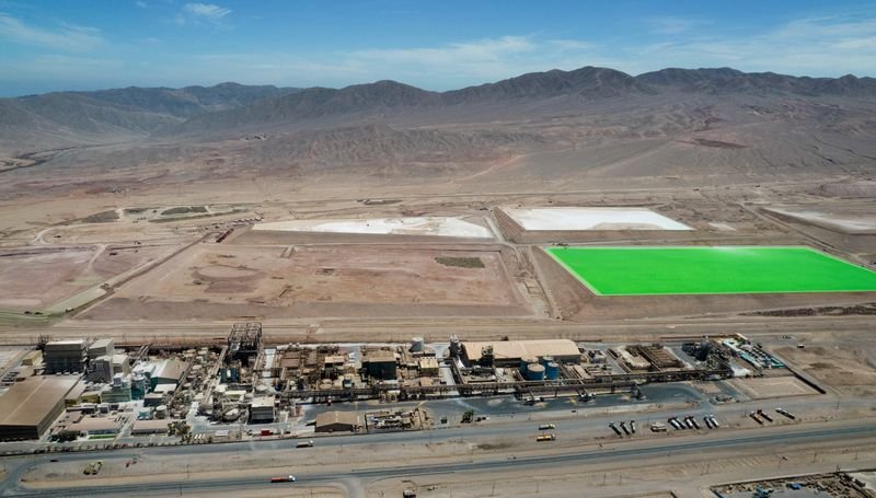 © Reuters. A drone view of the Lithium Conversion plant of U.S. lithium producer Albemarle, in La Negra, Antofagasta, Chile, March 2, 2024. REUTERS/Cristian Rudolffi/File photo