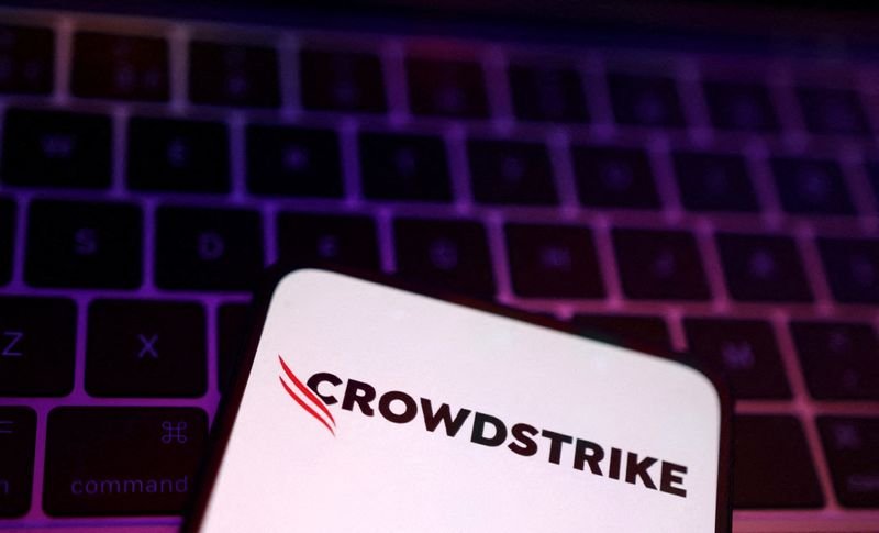 © Reuters. FILE PHOTO: CrowdStrike logo is seen in this illustration taken July 29, 2024. REUTERS/Dado Ruvic/Illustration/File Photo